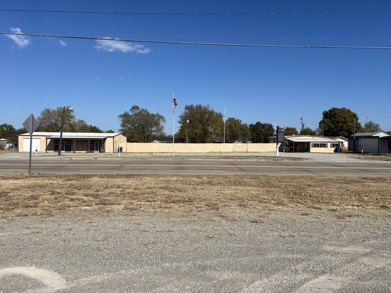 705 E Chicago Ave, Yale, OK for sale - Building Photo - Image 1 of 18