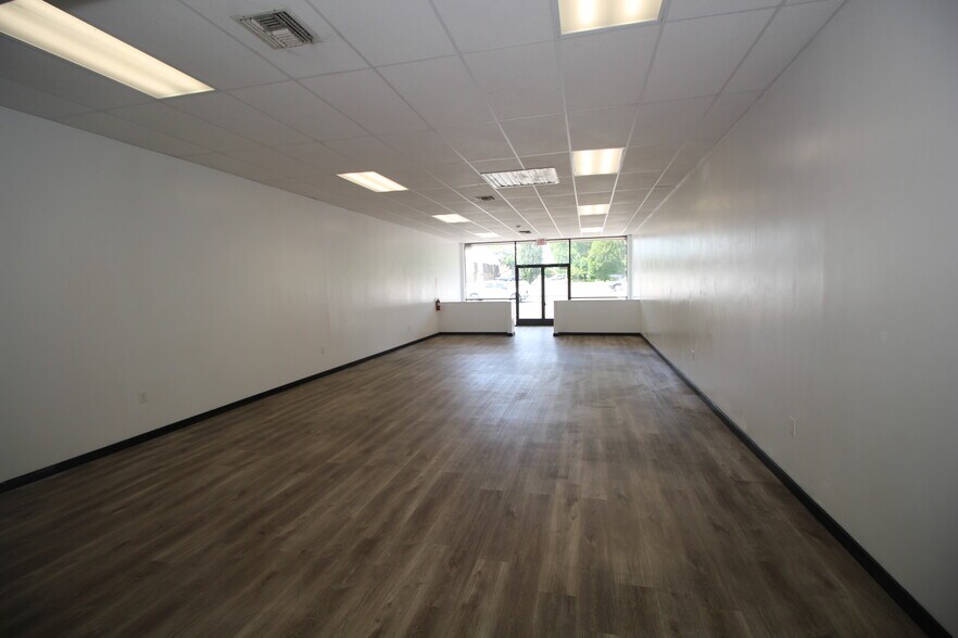 5401-5425 Neshaminy Blvd, Bensalem, PA à louer - Photo du bâtiment - Image 3 de 30