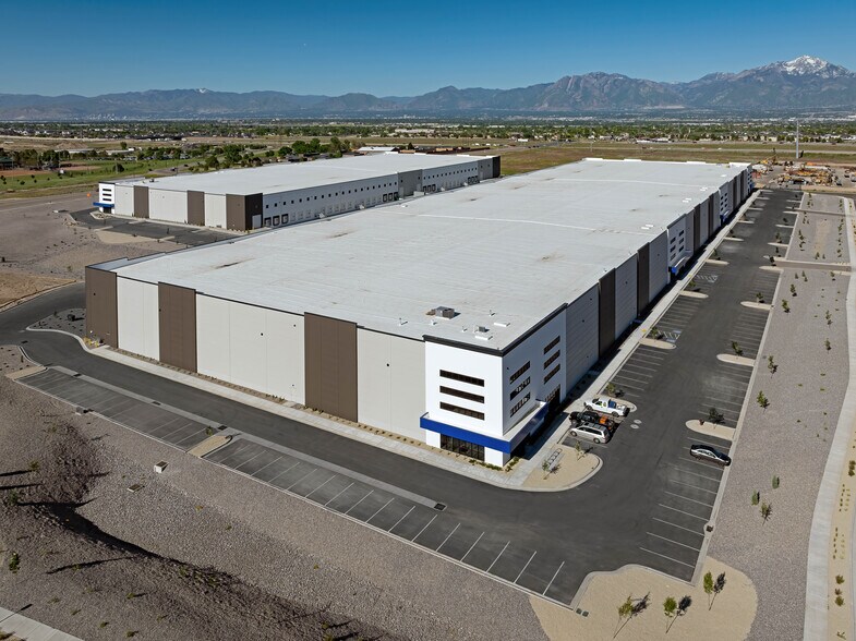 6081 West 9000 South, West Jordan, UT à louer - Photo du bâtiment - Image 3 de 18