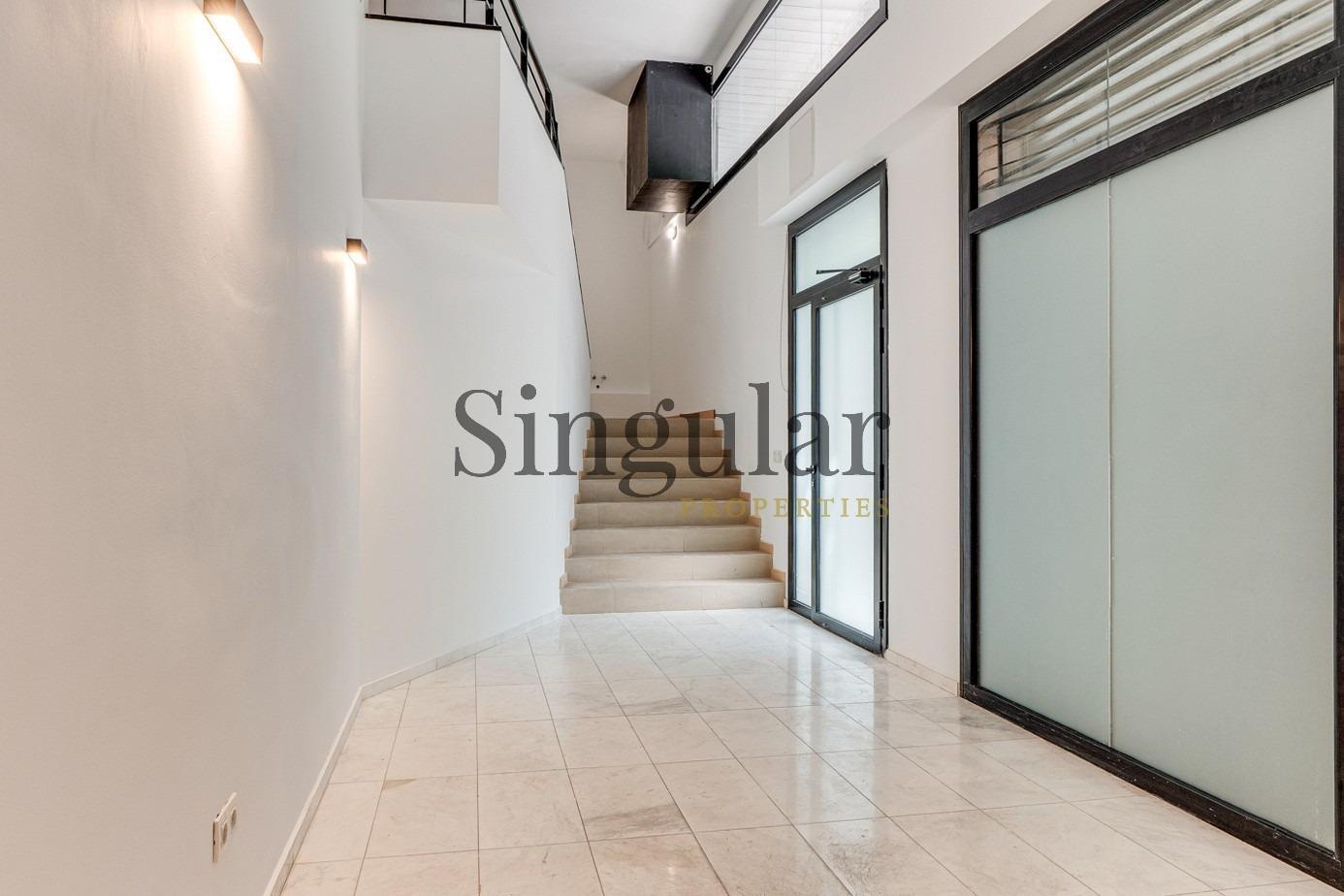 Multifamily in Barcelona, Barcelona for sale Interior Photo- Image 1 of 8