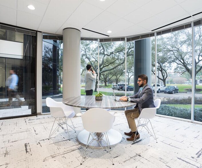 11011 Richmond Ave, Houston, TX à louer - Photo intérieure - Image 2 de 11