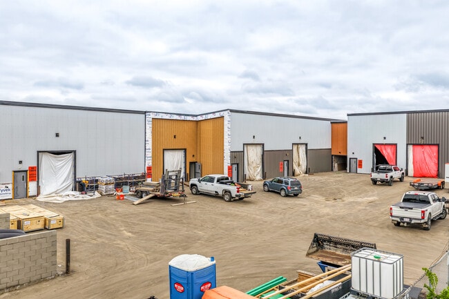 Plus de détails pour 15533 128 Ave NW, Edmonton, AB - Industriel à vendre