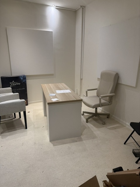 Retail in Paris for lease Interior Photo- Image 1 of 5