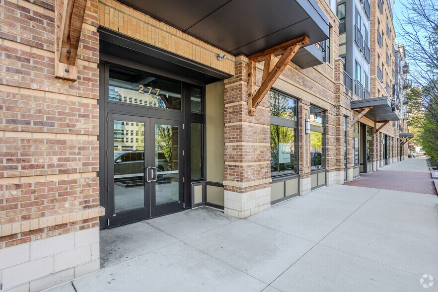 265 E State St, Columbus, OH à louer - Photo du bâtiment - Image 3 de 21