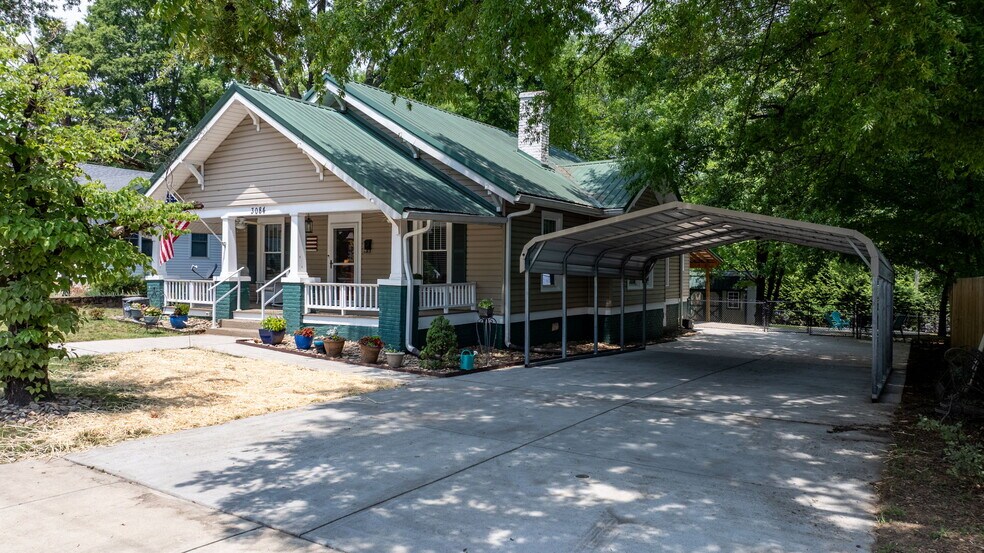 3084 W Main St, Claremont, NC à vendre - Photo du bâtiment - Image 3 de 52