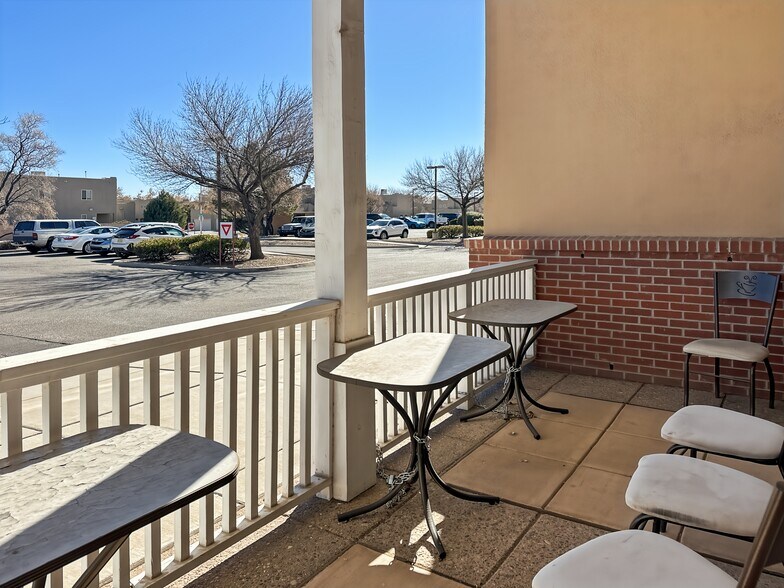 6300 Riverside Plaza Ln NW, Albuquerque, NM à louer - Photo du bâtiment - Image 3 de 14
