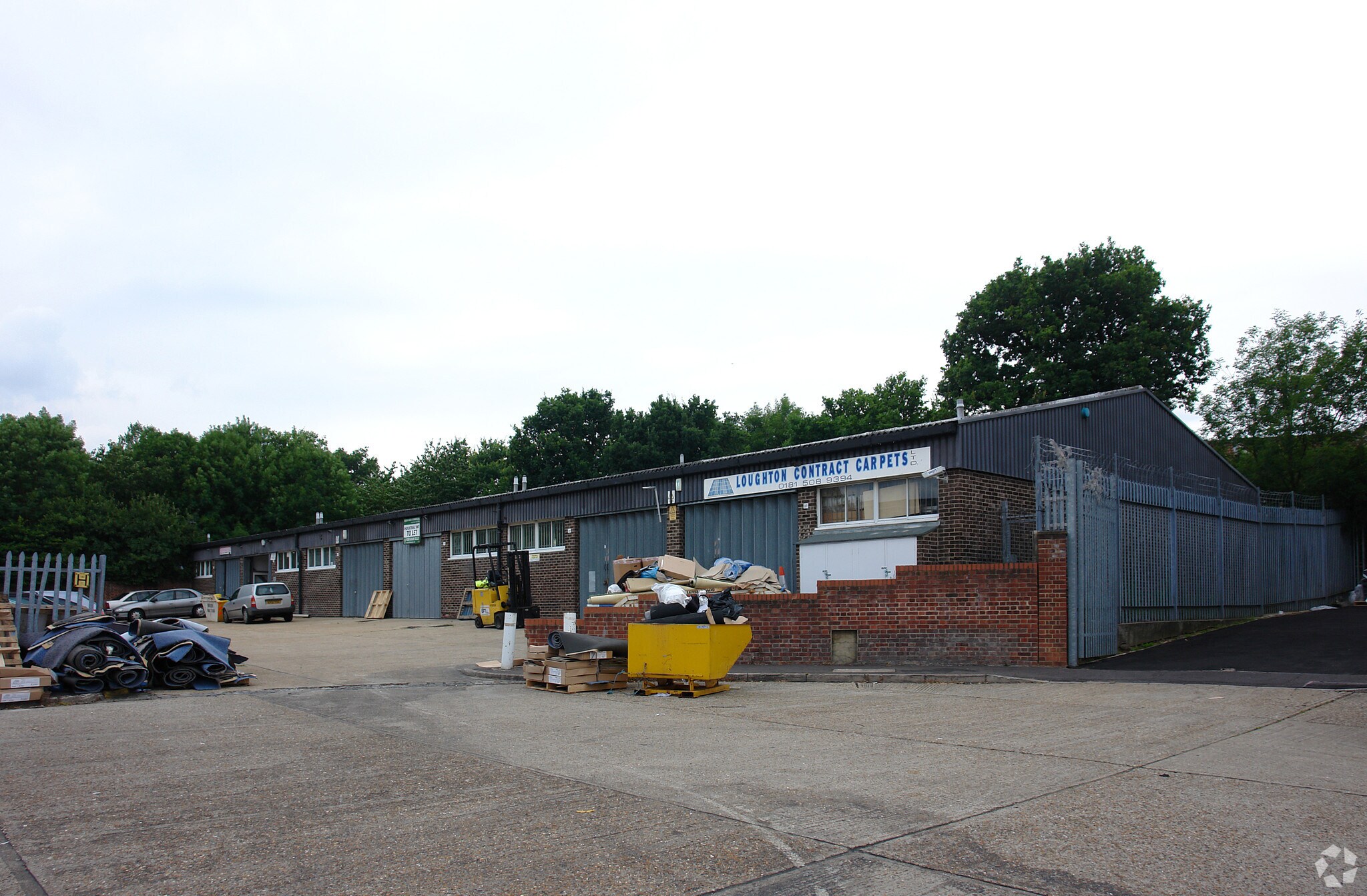 Oakwood Hl, Loughton à vendre Photo du bâtiment- Image 1 de 1