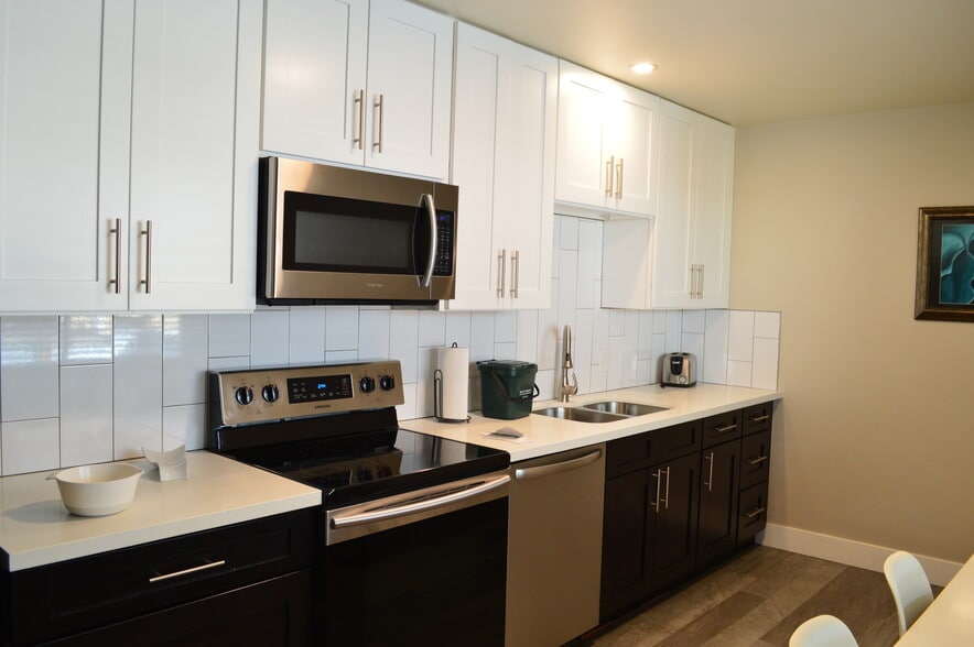 2200-2216 S Cherry St, Denver, CO for sale - Building Photo - Image 3 of 22