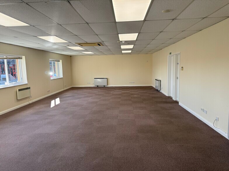 Presentation House, Reeds Lane, Sayers Common, Hurstpierpoint à louer - Photo du bâtiment - Image 2 de 13