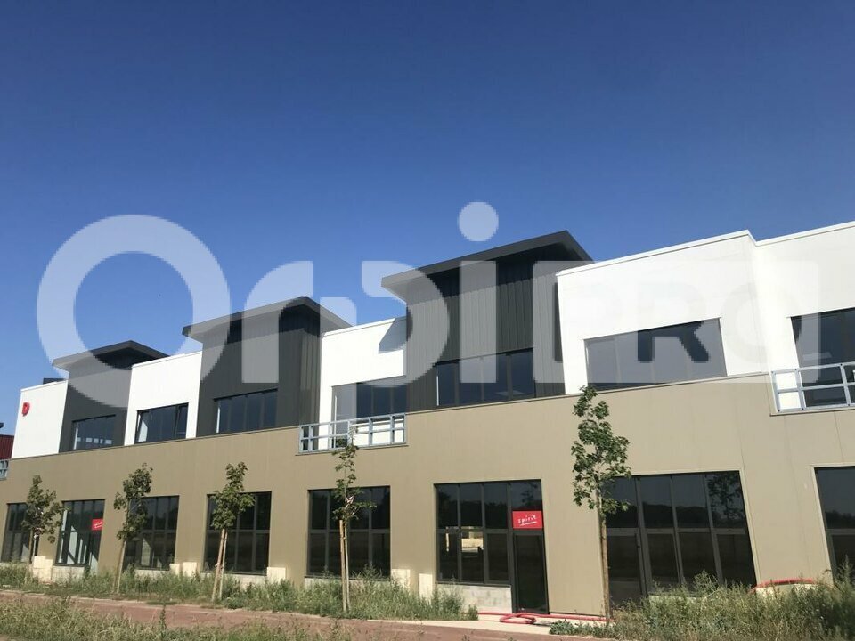 Flex in Saint-Pierre-du-Perray for sale Building Photo- Image 1 of 5