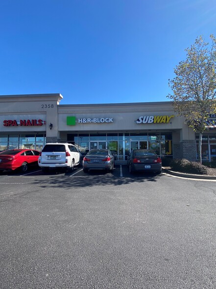 2348-2358 Nicholasville Rd, Lexington, KY for lease - Building Photo - Image 2 of 12