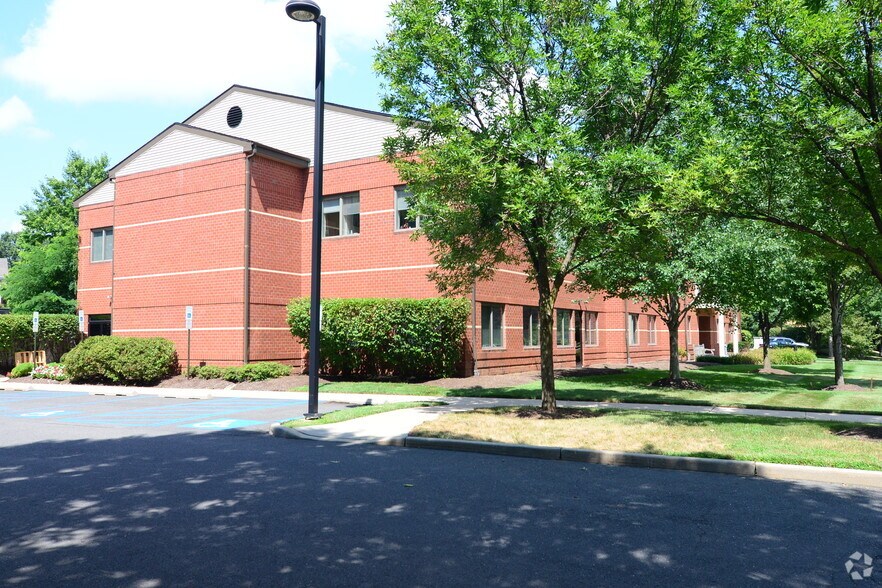 88 Princeton Hightstown Rd, Princeton Junction, NJ à louer - Photo du bâtiment - Image 2 de 9