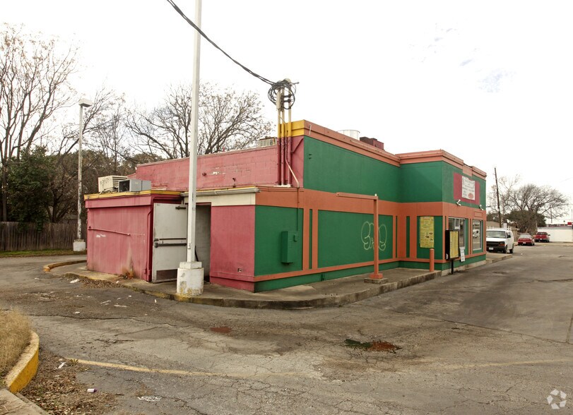 1815 W Ben White Blvd, Austin, TX à louer - Photo du bâtiment - Image 2 de 10