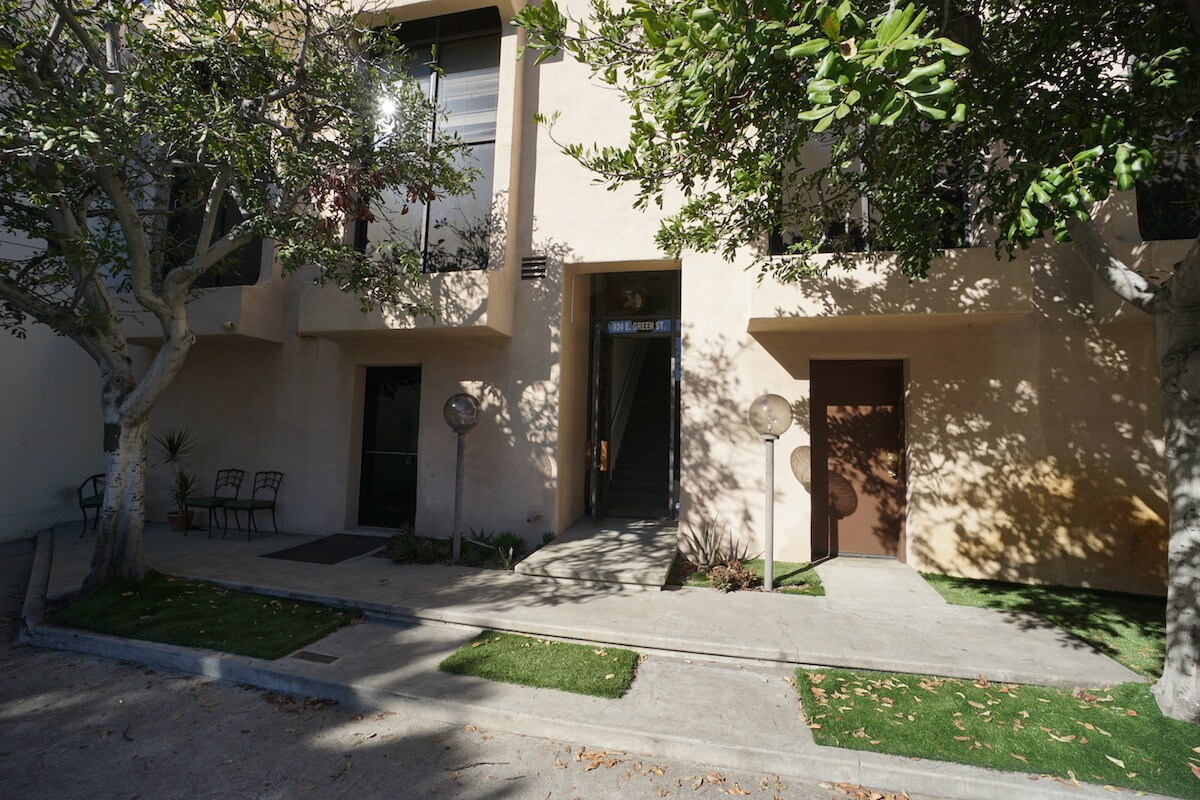 924 E Green St, Pasadena, CA à louer Photo du bâtiment- Image 1 de 25