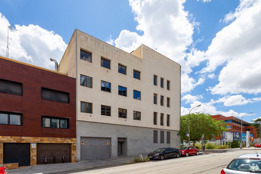 Calle de Albasanz, 34, Madrid, Madrid for sale - Building Photo - Image 2 of 2