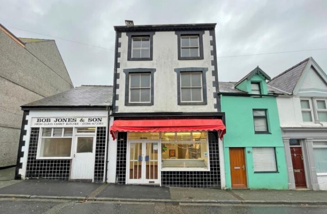 62 Pool St, Caernarfon for sale - Primary Photo - Image 1 of 1