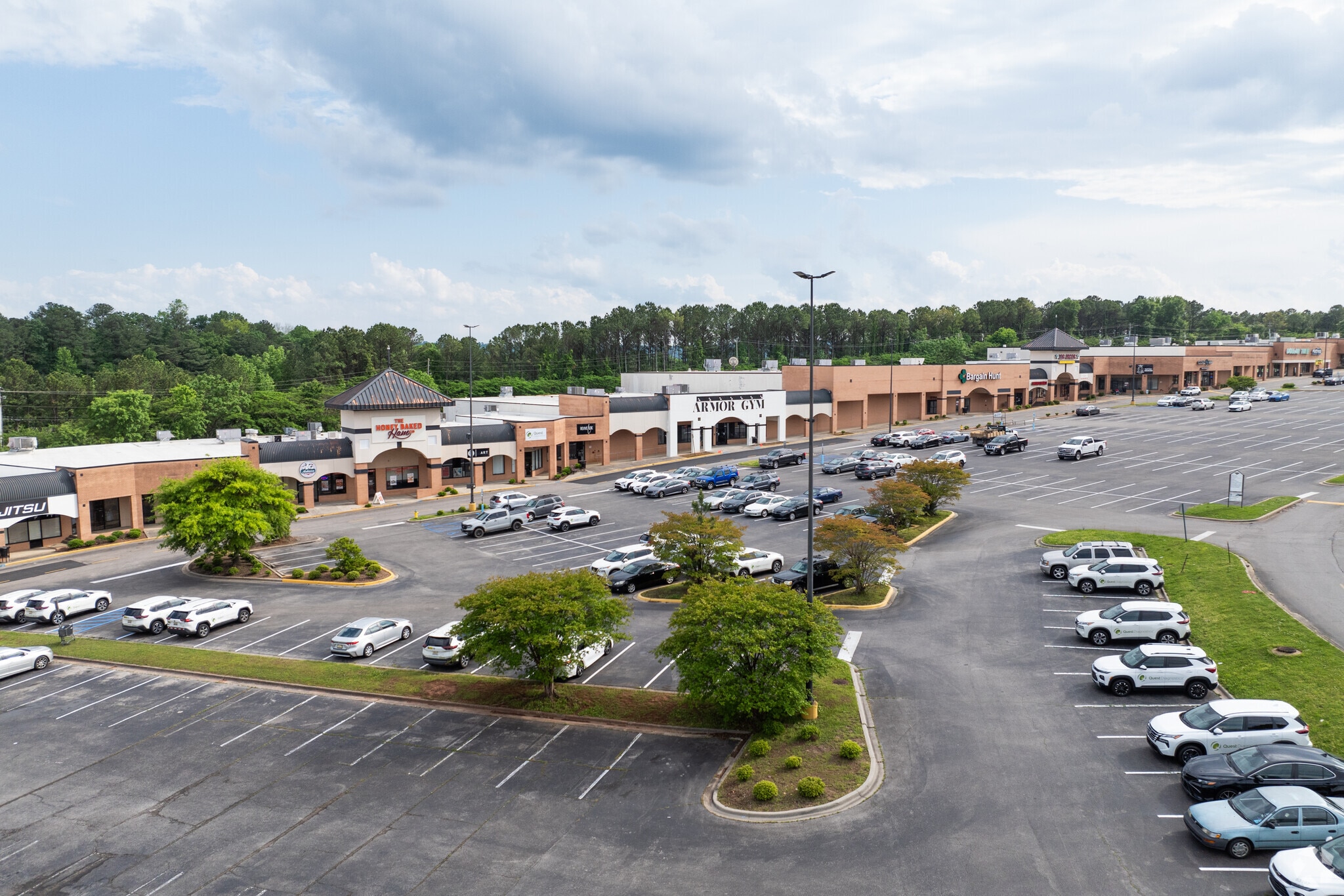 7001 Crestwood Blvd, Birmingham, AL for lease Primary Photo- Image 1 of 16