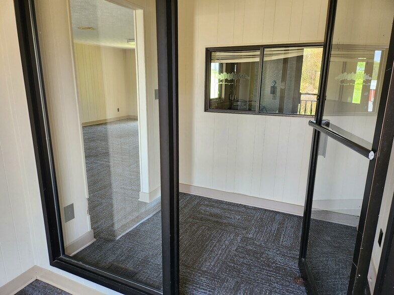 351 Moss Dr, Clinton, KY à vendre - Hall d’entrée - Image 2 de 29