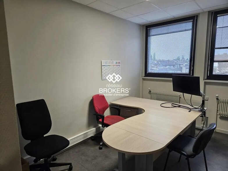 Office in Bourg-en-Bresse for lease - Interior Photo - Image 3 of 6