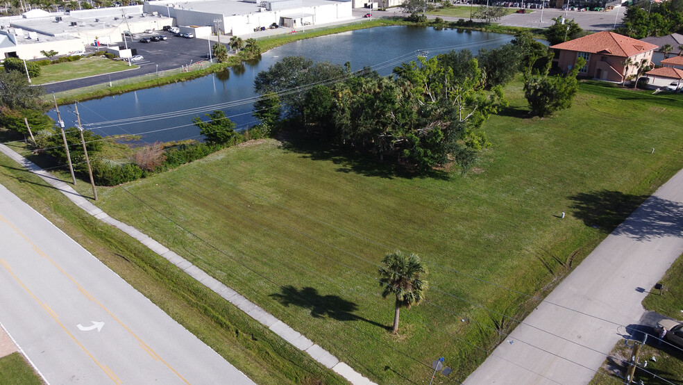 3900 San Rocco Dr, Punta Gorda, FL à vendre - Photo du bâtiment - Image 1 de 1