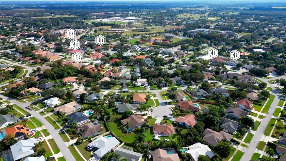 Wellington Multifamily Portfolio portefeuille de 6 propriétés à vendre sur LoopNet.ca - Vidéo sur l’inscription commerciale - Image 2 de 34