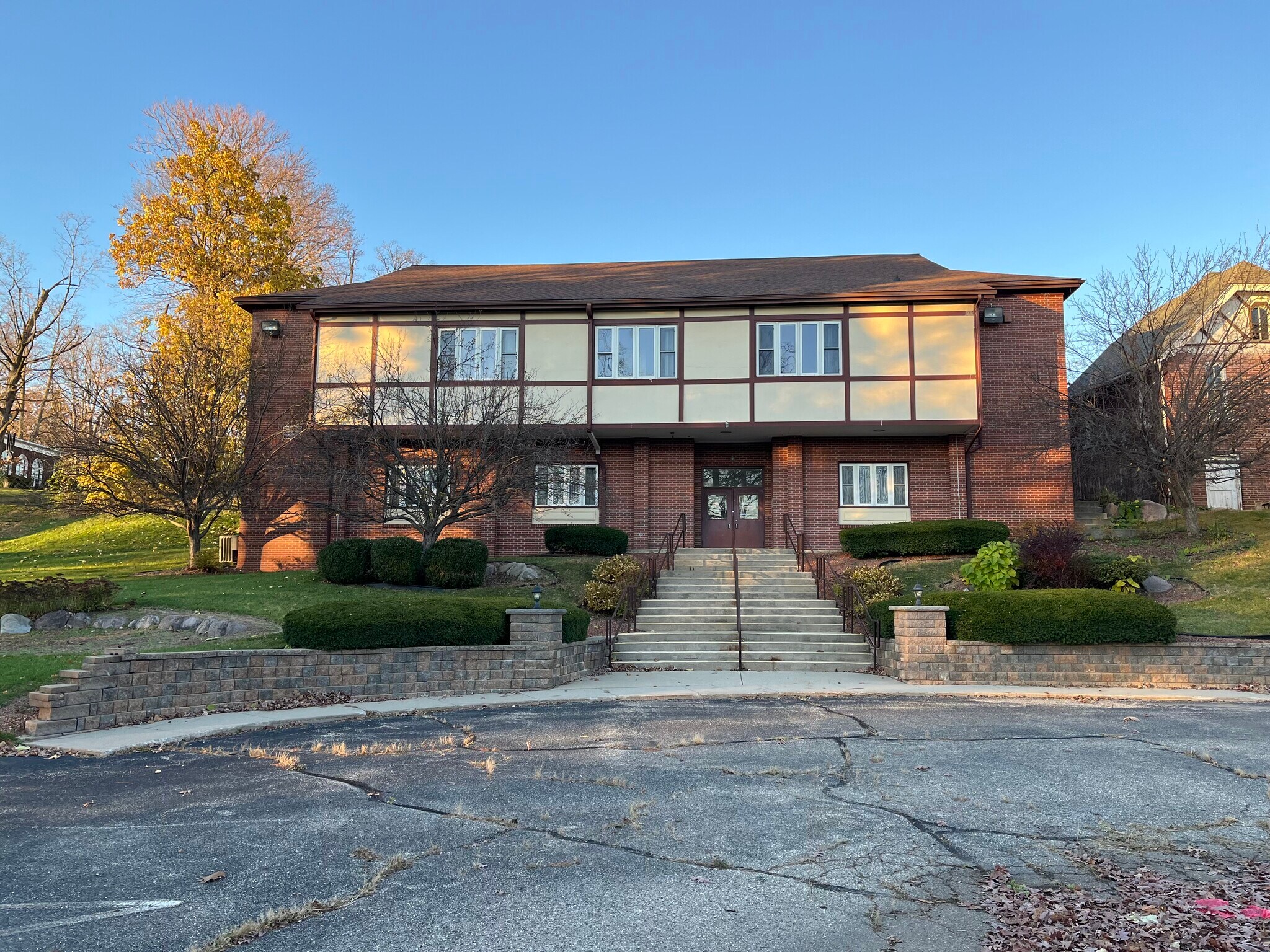 621 W Oliver St, Owosso, MI for lease Building Photo- Image 1 of 14