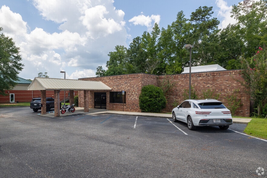 1207 Azalea Pl, Brewton, AL à vendre - Photo du bâtiment - Image 1 de 17