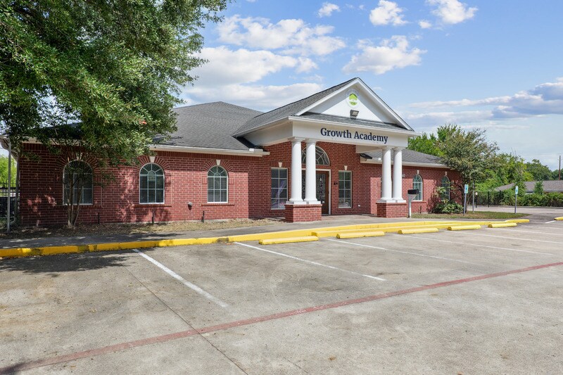 4540 FM 1960 Rd W, Houston, TX à vendre - Photo du bâtiment - Image 2 de 14