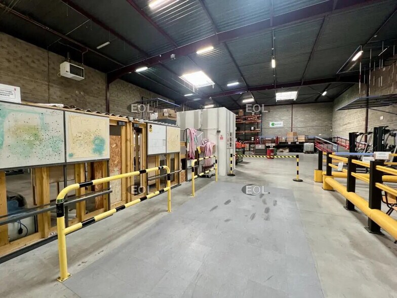 Industrial in Saint-Denis for lease - Interior Photo - Image 1 of 4