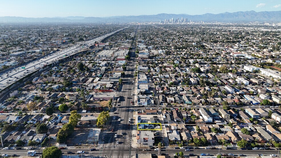 9118 S Broadway, Los Angeles, CA à vendre - Photo du bâtiment - Image 2 de 8