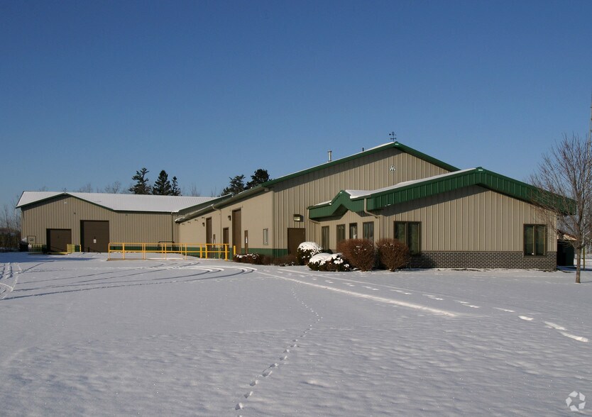 459 Dual Blvd W, Isanti, MN à louer - Photo du bâtiment - Image 3 de 4