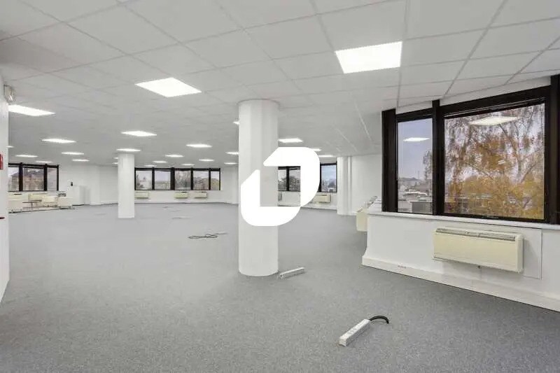 Office in Argenteuil for lease - Interior Photo - Image 2 of 25