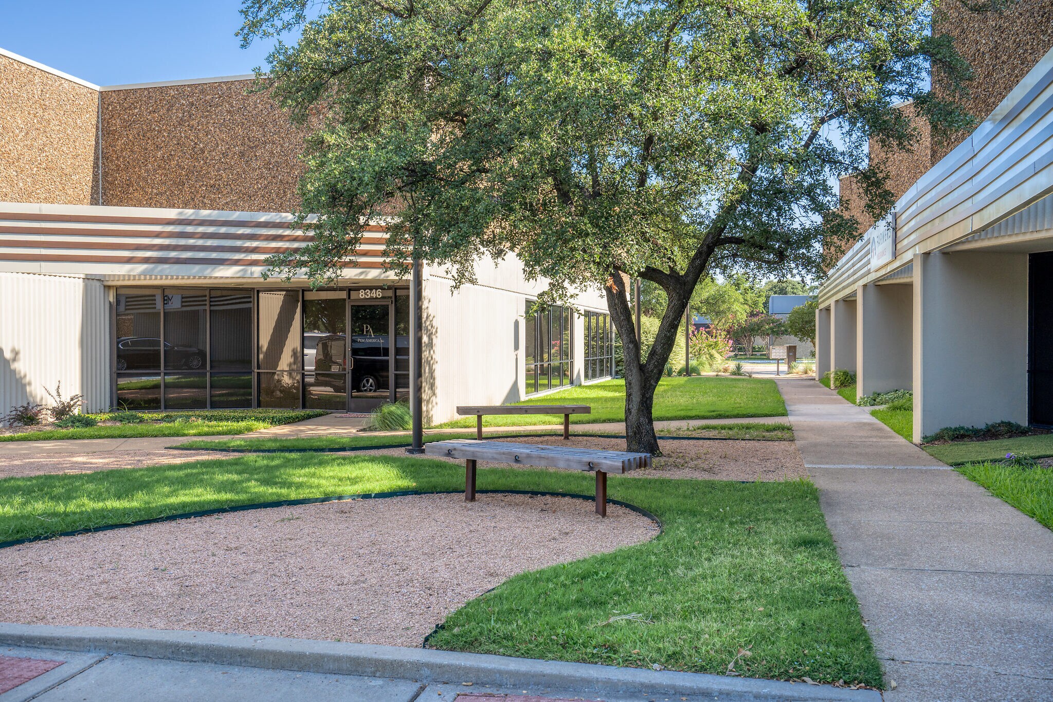 8350-8356 Sterling St, Irving, TX à louer Photo du bâtiment- Image 1 de 13