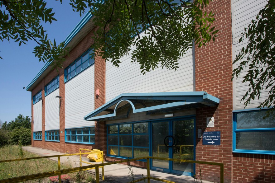 736-738 London Rd, Grays for lease - Building Photo - Image 3 of 4