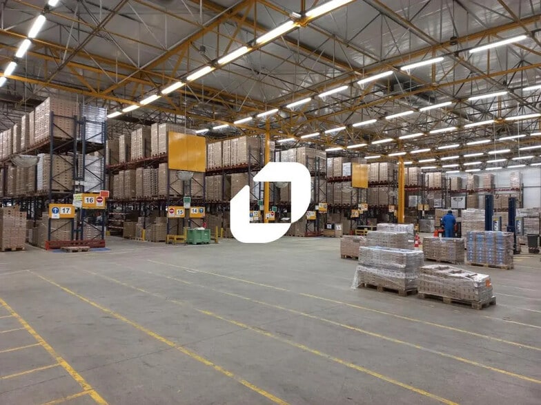 Office in Tremblay-en-France for lease - Interior Photo - Image 2 of 5