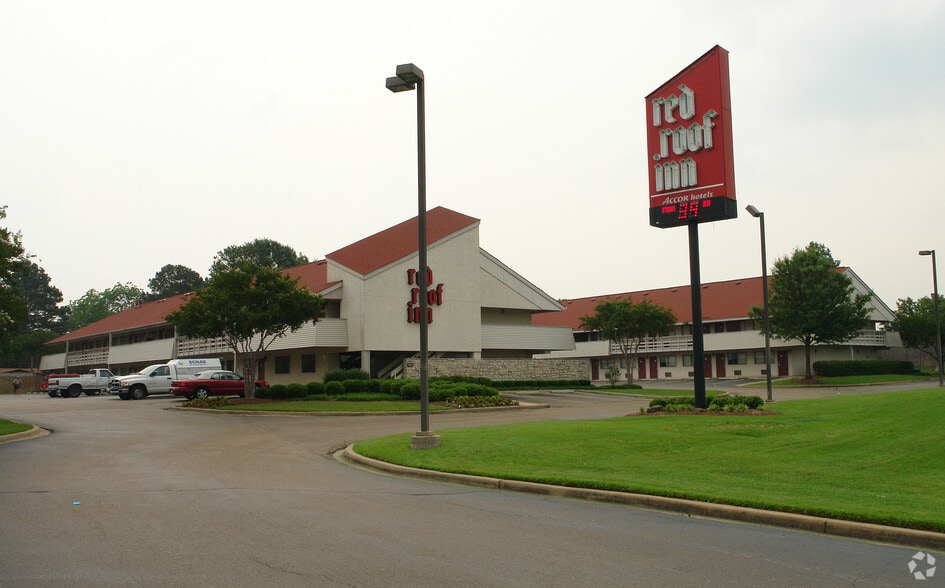 810 Adcock St, Ridgeland, MS for sale - Building Photo - Image 2 of 3