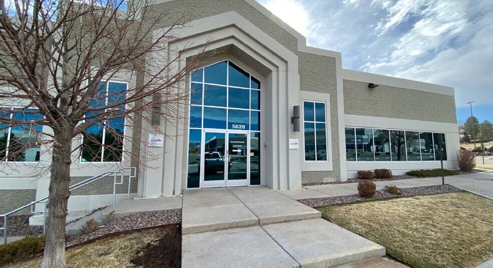 5620 Ward Rd, Arvada, CO à louer - Photo du bâtiment - Image 2 de 4