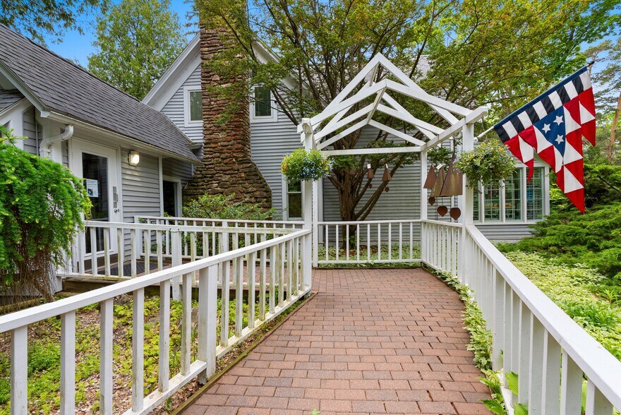 10320 Water Steet, Sister Bay, WI à vendre - Photo du bâtiment - Image 3 de 64