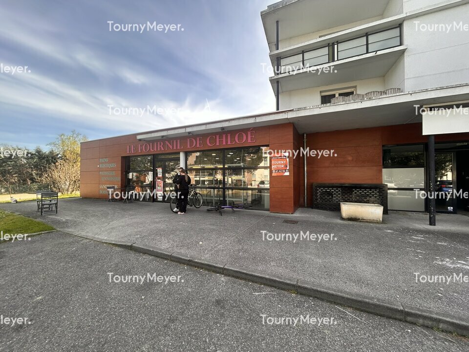 2 Place Jean Mermoz, Eaunes for sale Building Photo- Image 1 of 12
