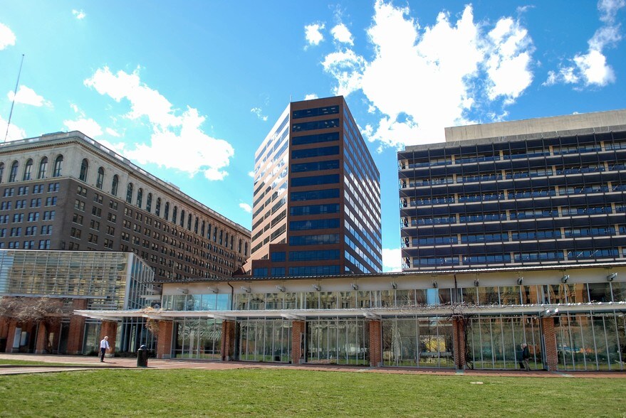 615 Chestnut St, Philadelphia, PA à louer - Photo du bâtiment - Image 1 de 6