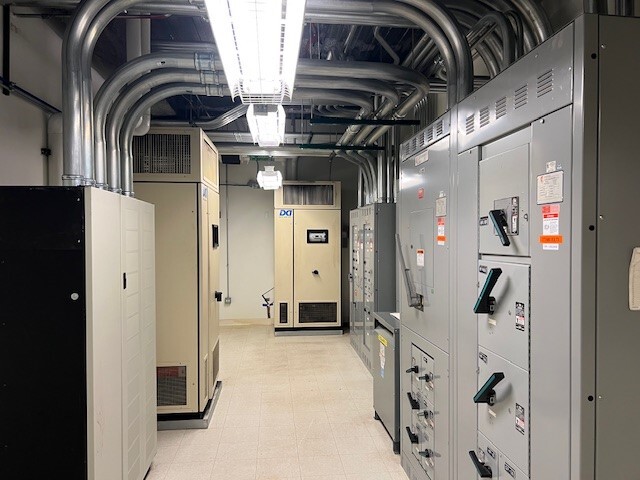 550 W Washington Blvd, Chicago, IL for lease Building Photo- Image 1 of 2