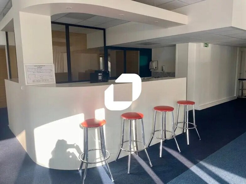 Office in Suresnes for sale - Interior Photo - Image 3 of 9