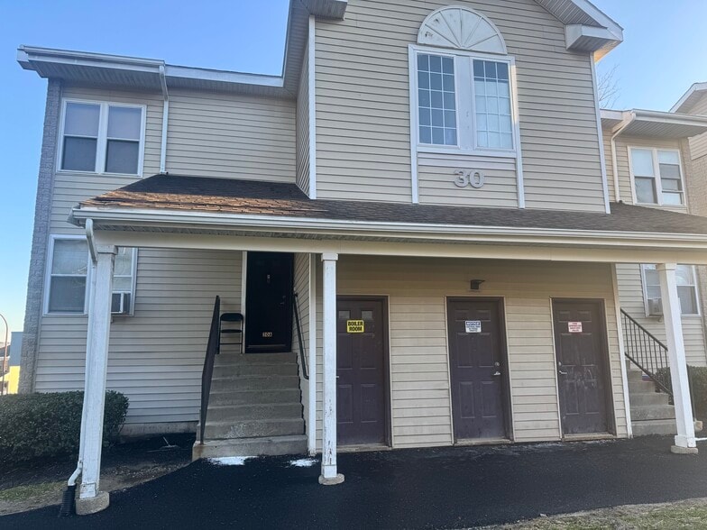 Capital Woods, Albany, NY for sale - Building Photo - Image 2 of 57