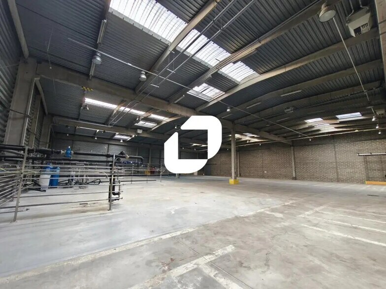 Industrial in Sucy-en-Brie for lease - Interior Photo - Image 1 of 15