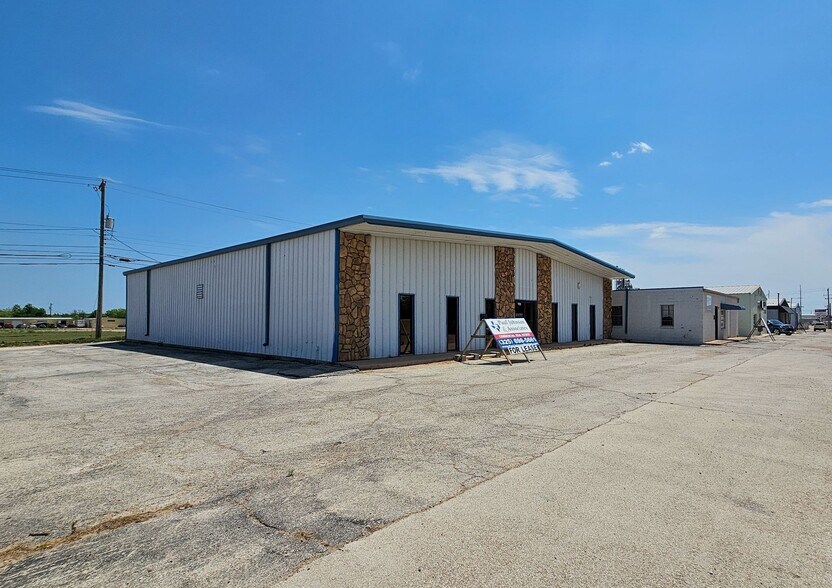 709 S Treadaway Blvd, Abilene, TX à louer - Photo du bâtiment - Image 3 de 13
