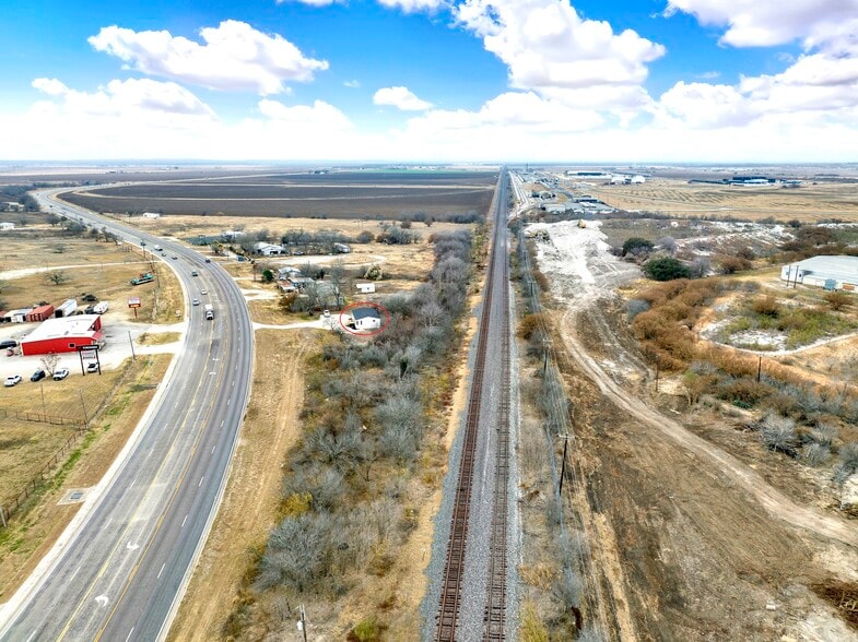 2806 US Highway 90 W, Hondo, TX à vendre - Photo du bâtiment - Image 2 de 18