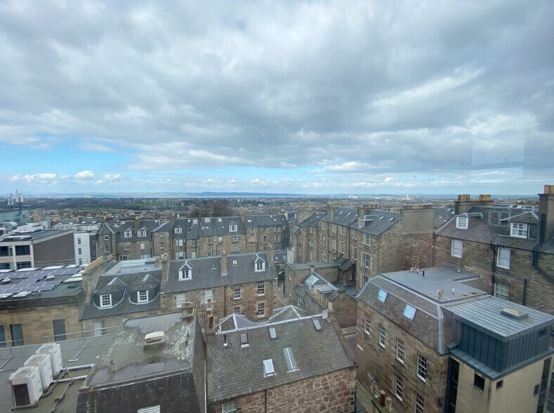 121 George St, Edinburgh à louer - Photo du bâtiment - Image 3 de 14