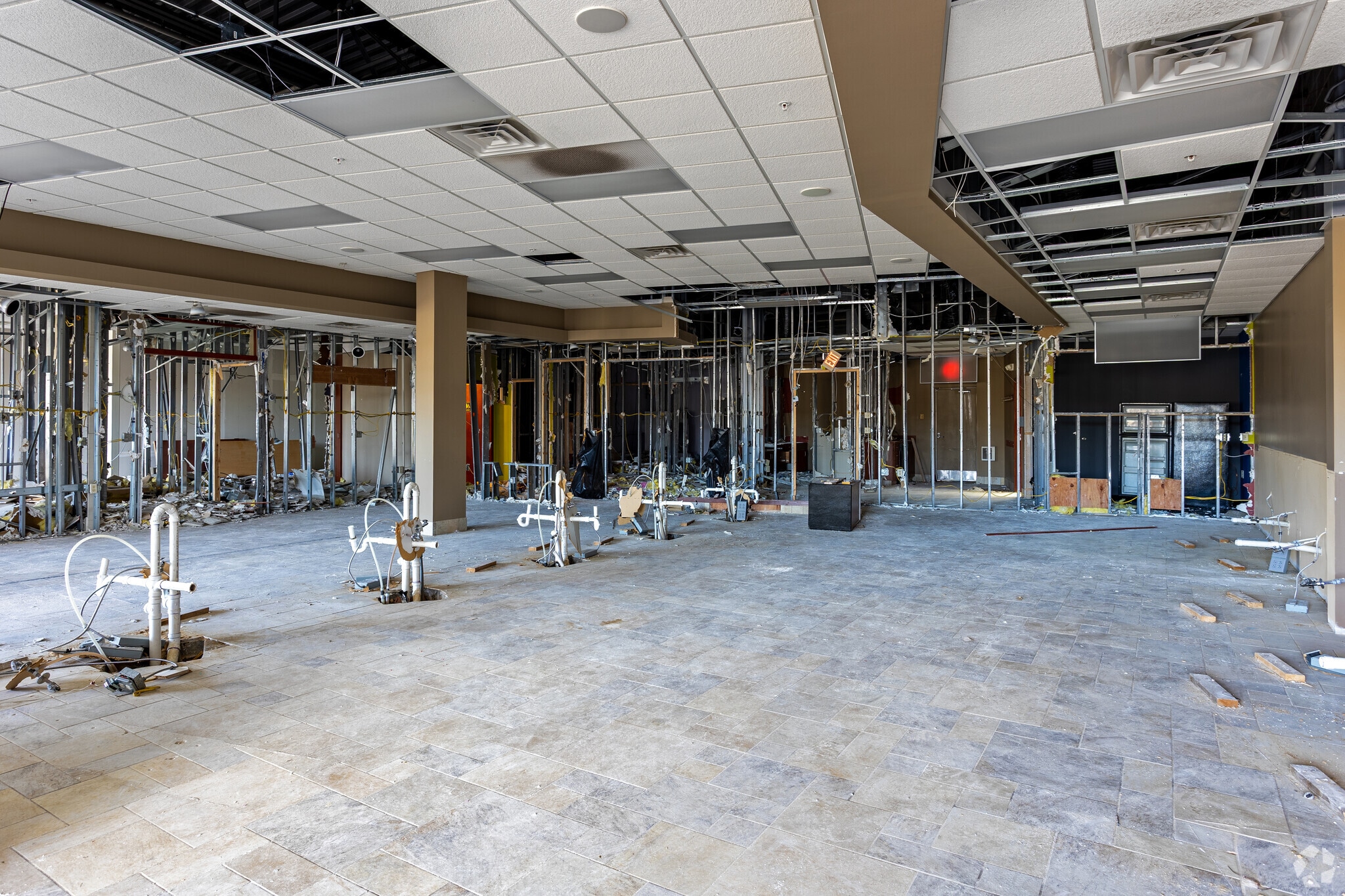 2665 Commerce Dr NW, Rochester, MN à louer Photo intérieure- Image 1 de 5