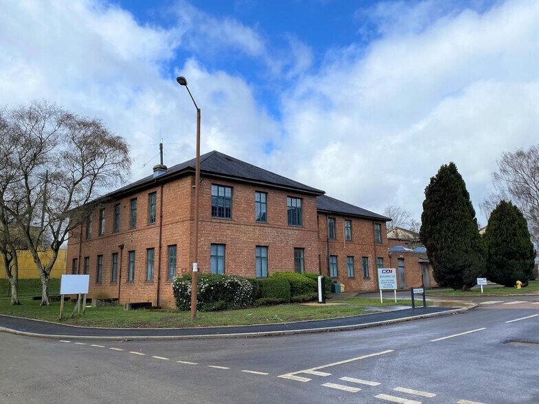 125 Camp Rd, Upper Heyford à louer - Photo du bâtiment - Image 3 de 8