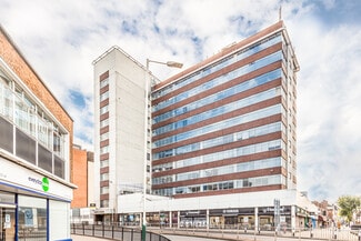 Plus de détails pour St Edwards Way, Romford - Bureau à louer